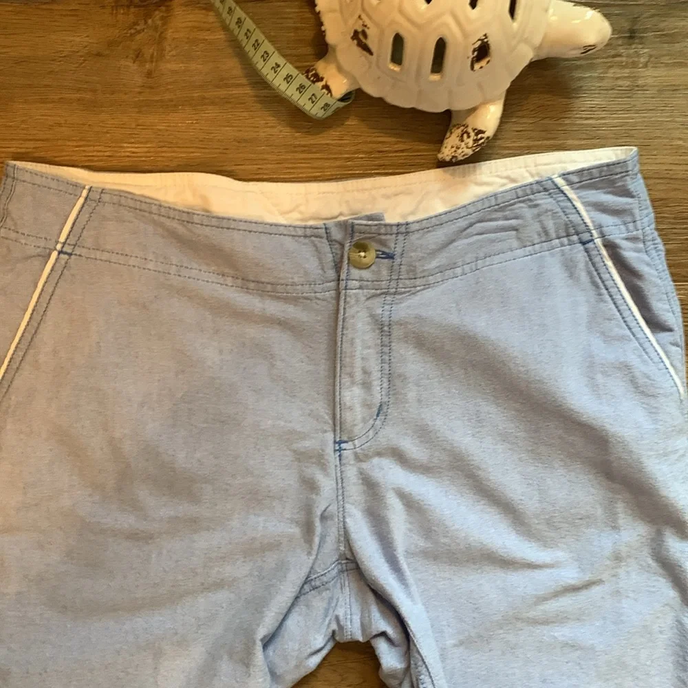 Columbia women’s light blue shorts size 10-L